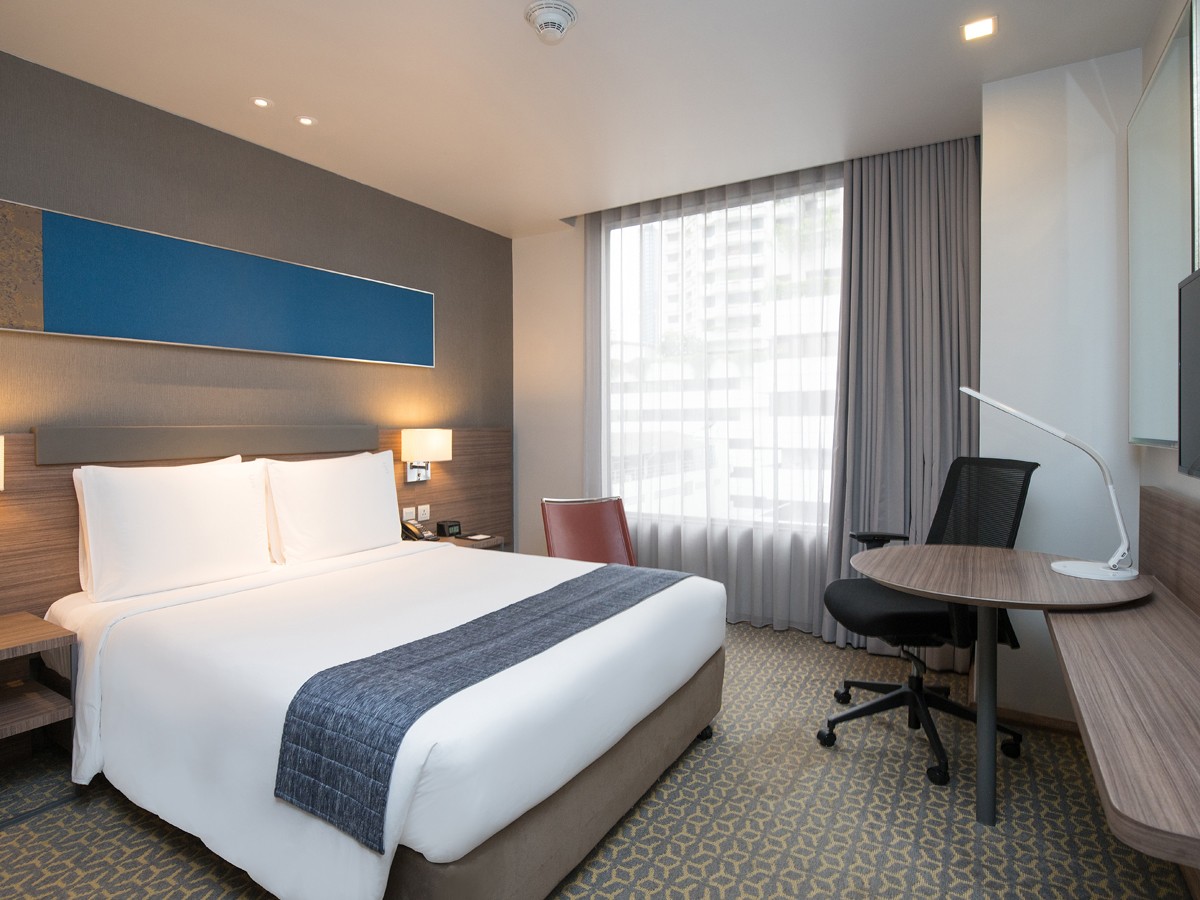 HOLIDAY INN EXPRESS BANGKOK SATHORN