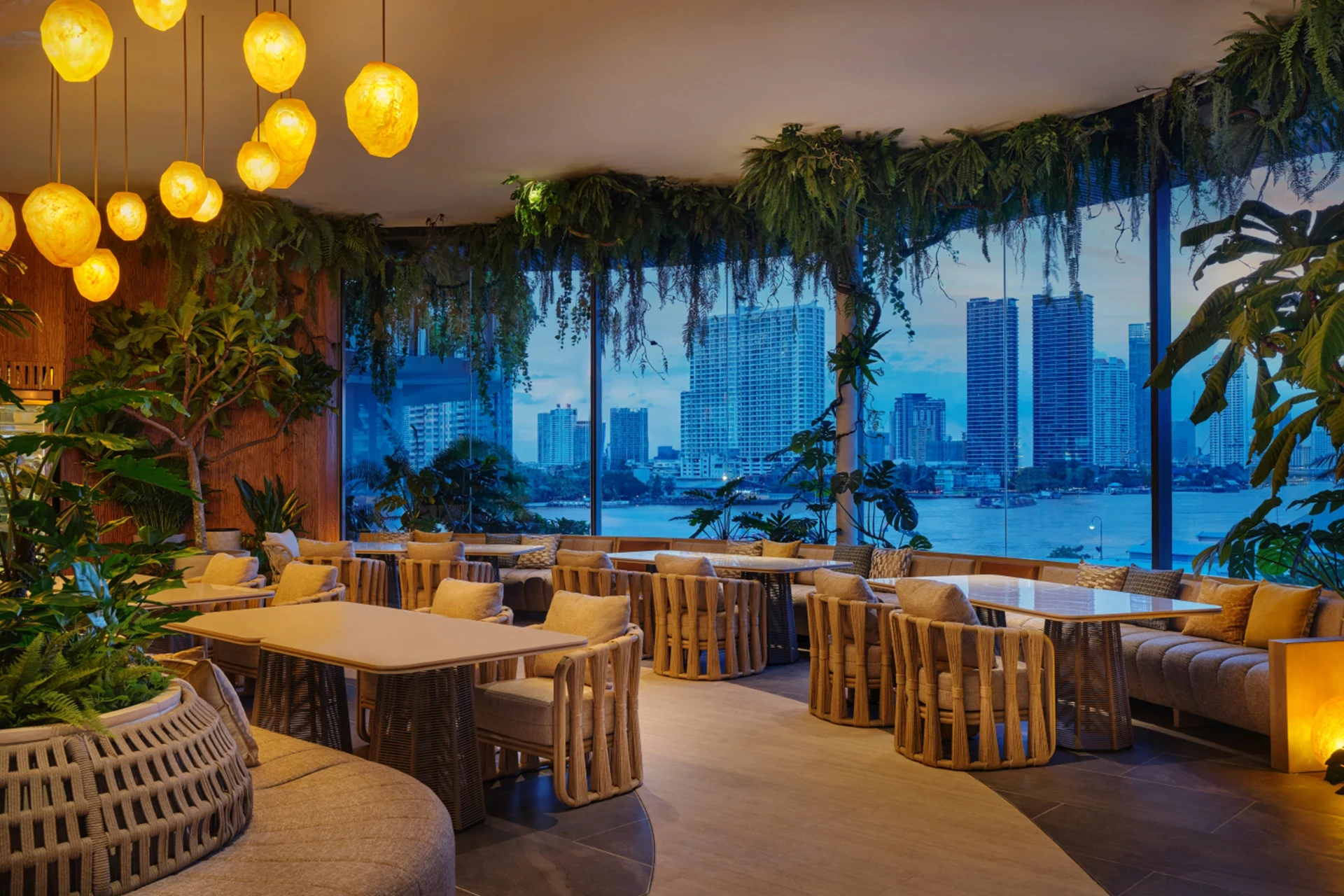 Jurassic World: The Experience Fossil & Flame Restaurant