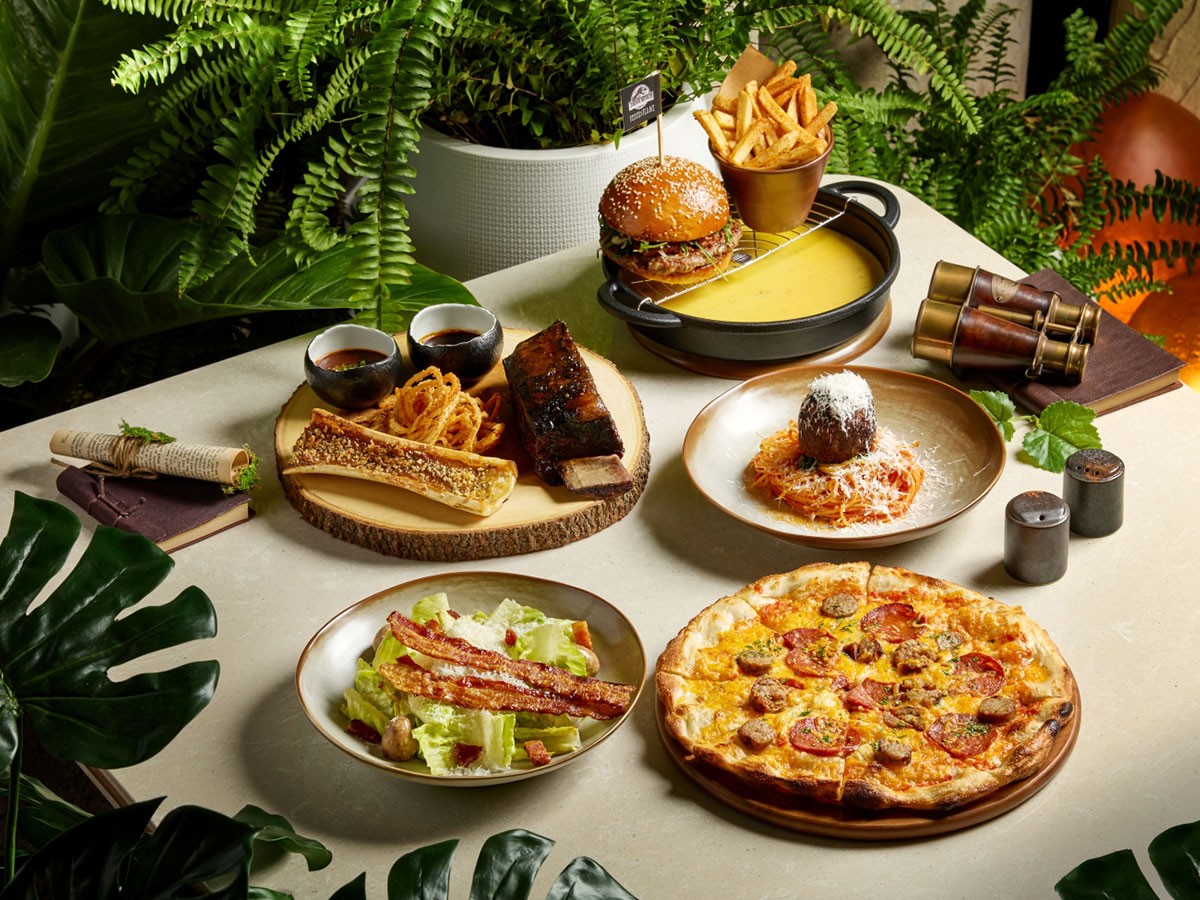 Jurassic World: The Experience Fossil & Flame Restaurant