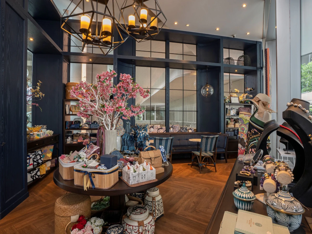 ดิ เอ็มไพร์