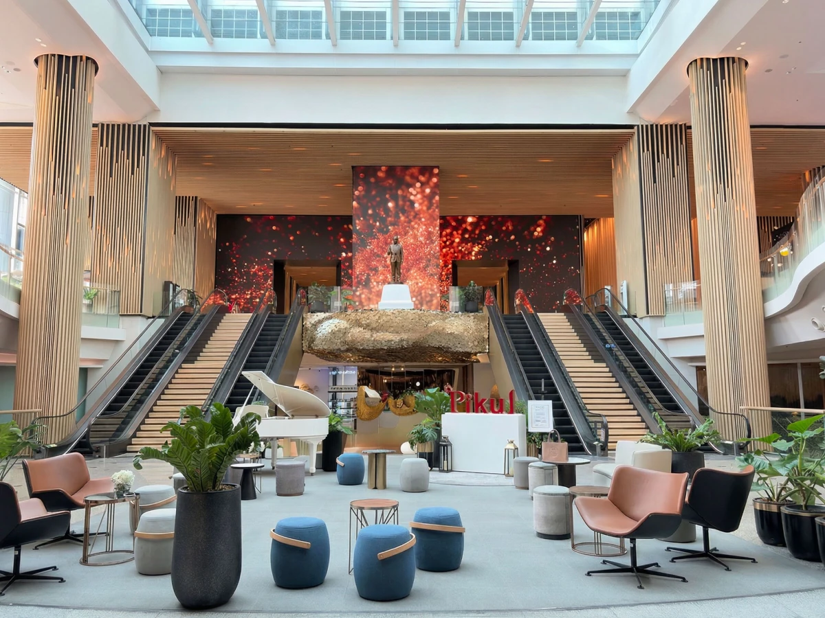 ดิ เอ็มไพร์