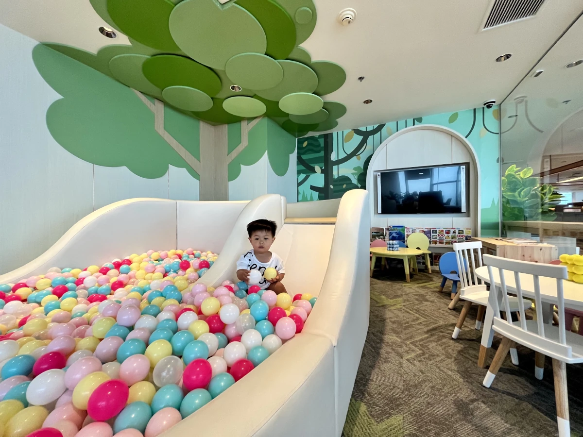 ดิ เอ็มไพร์